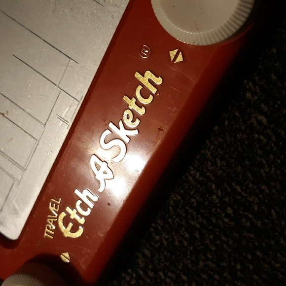 Travel Etch A Sketch - Picture 3 of 6